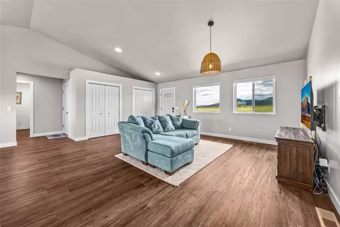 Living - 838 Diamond Ridge Loop, Florence, MT 59833 photo 2 of 2
