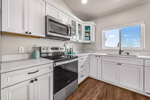 Kitchen - 838 Diamond Ridge Loop, Florence, MT 59833 photo 5 of 5