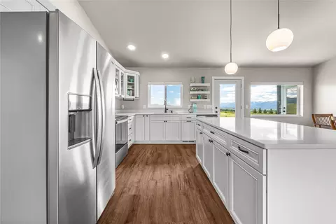Kitchen - 838 Diamond Ridge Loop, Florence, MT 59833 photo 4 of 5