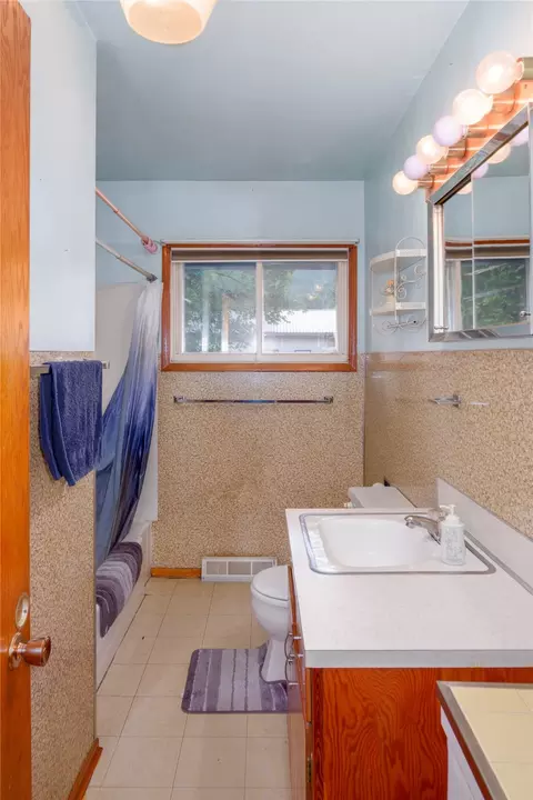 Bath - 33 Avenue B, Libby, MT 59923 photo 1 of 2