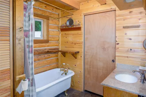 Bath - 364 Cedars Dr, Troy, MT 59935 photo 1 of 2