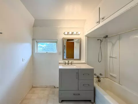 Bath - 114 22nd St, Black Eagle, MT 59414 photo 3 of 6