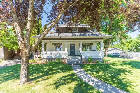 Exterior - 540 Pine Ave, Whitefish, MT 59937 photo 4 of 16