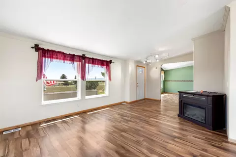 Living - 81 Yellowstone Trl, Whitehall, MT 59759 photo 2 of 4