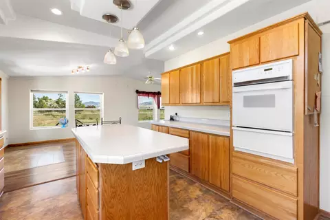 Kitchen - 81 Yellowstone Trl, Whitehall, MT 59759 photo 4 of 4