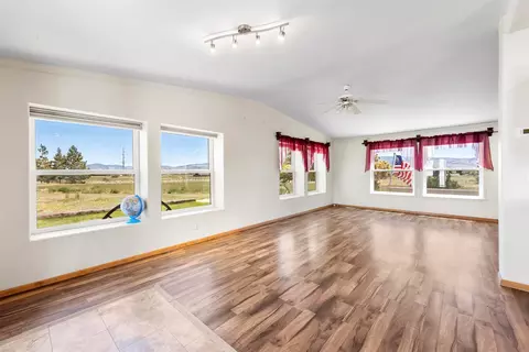 Living - 81 Yellowstone Trl, Whitehall, MT 59759 photo 3 of 4