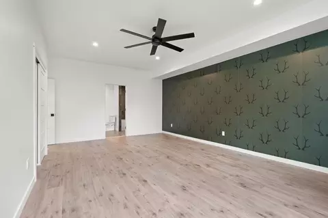 Bedroom - 166 Blacktail Loop, Lakeside, MT 59922 photo 5 of 15