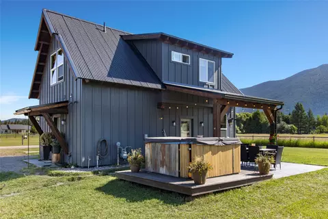 40 Stardust Trl, Columbia Falls, MT 59912