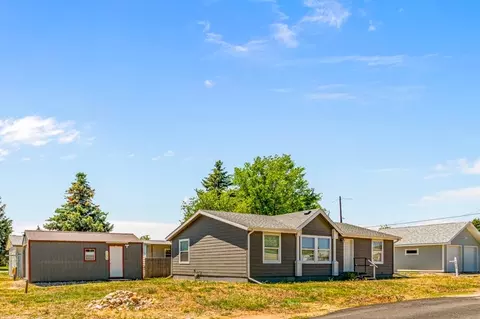 101 S 2nd St, Roberts, MT 59070