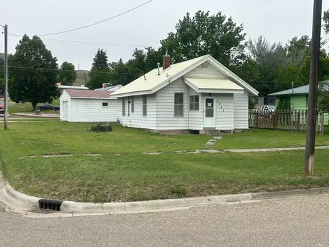 1702 Chouteau St, Fort Benton, MT 59442