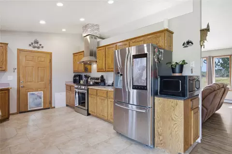 Kitchen - 116 Mountain View Dr, Victor, MT 59875 photo 2 of 3