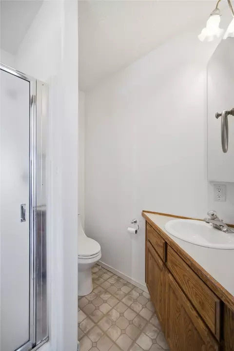 Bath - 116 Mountain View Dr, Victor, MT 59875 photo 2 of 4