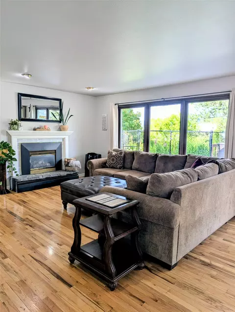 Living - 1321 8th Ave E, Kalispell, MT 59901 photo 2 of 3