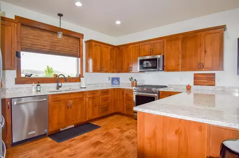 Kitchen - 40800 Stinger Rd, Ronan, MT 59864 photo 2 of 4