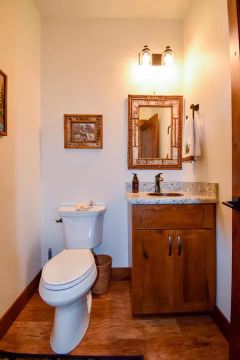 Bath - 40800 Stinger Rd, Ronan, MT 59864 photo 4 of 4