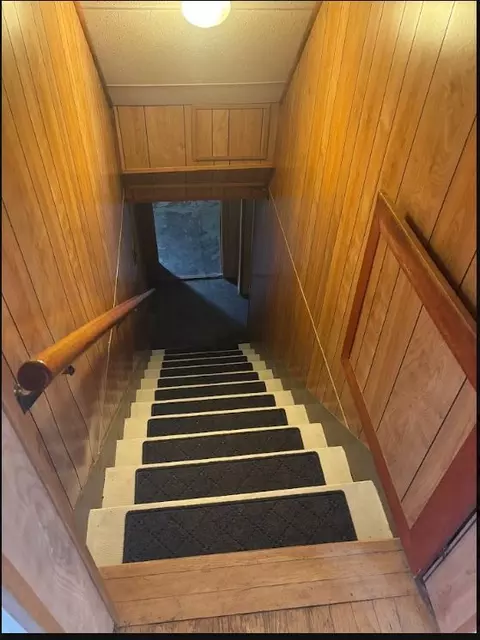 Entry Way - 524 E 6th Ave, Helena, MT 59601 photo 1 of 2