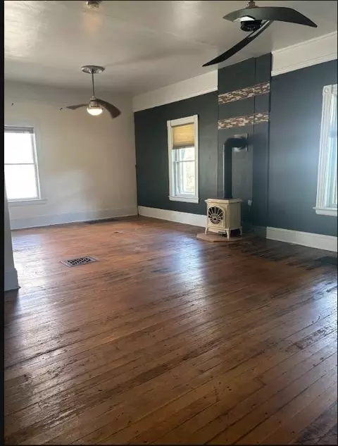 Living - 524 E 6th Ave, Helena, MT 59601 photo 1 of 2