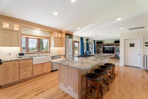 Kitchen - 2 Grassy Mountain Rd, Clancy, MT 59634 photo 1 of 8