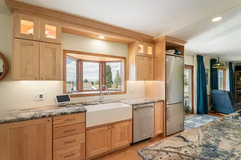 Kitchen - 2 Grassy Mountain Rd, Clancy, MT 59634 photo 8 of 8