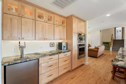 Kitchen - 2 Grassy Mountain Rd, Clancy, MT 59634 photo 6 of 8