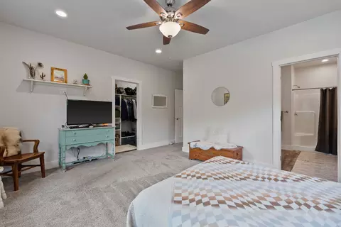 Bedroom - 13404 Crescent Moon Dr, Bigfork, MT 59911 photo 2 of 5