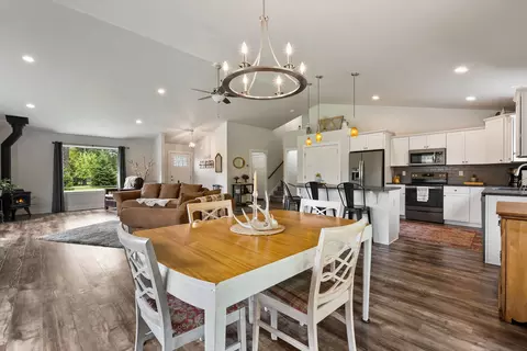 Dining - 13404 Crescent Moon Dr, Bigfork, MT 59911 photo 3 of 3