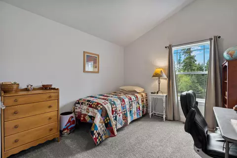 Bedroom - 13404 Crescent Moon Dr, Bigfork, MT 59911 photo 3 of 5