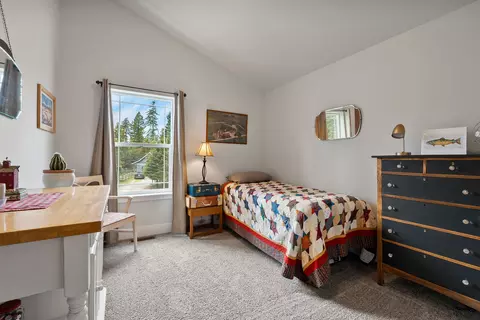 Bedroom - 13404 Crescent Moon Dr, Bigfork, MT 59911 photo 4 of 5