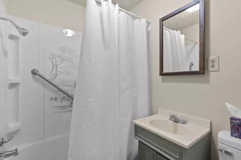 Bath - 746 7th Ave E, Kalispell, MT 59901 photo 1 of 1
