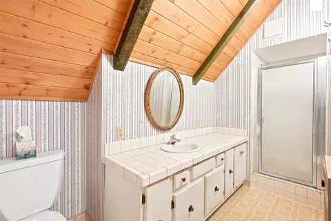 Bath - 437 Owings Loop, Hamilton, MT 59840 photo 3 of 3