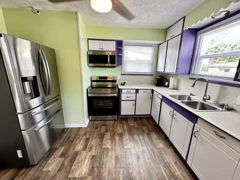 Kitchen - 303 4th Ave E, Superior, MT 59872 photo 4 of 5