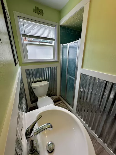 Bath - 303 4th Ave E, Superior, MT 59872 photo 2 of 2