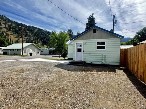 Exterior - 303 4th Ave E, Superior, MT 59872 photo 2 of 5