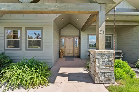 Exterior - 21 Towering Pine Ct, Kalispell, MT 59901 photo 3 of 26
