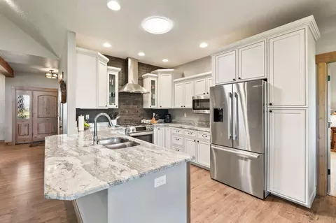 Kitchen - 21 Towering Pine Ct, Kalispell, MT 59901 photo 1 of 3