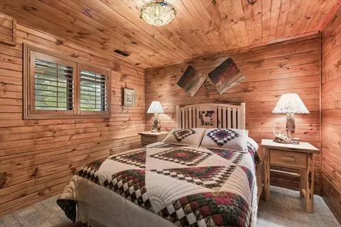 Bedroom - 14529 Sunburst Dr, Bigfork, MT 59911 photo 7 of 7