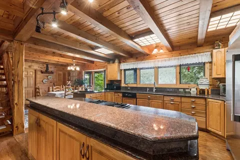 Kitchen - 14529 Sunburst Dr, Bigfork, MT 59911 photo 3 of 4