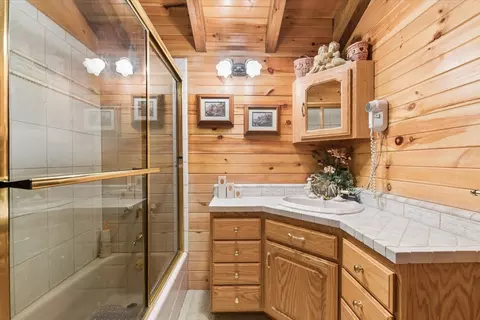 Bath - 14529 Sunburst Dr, Bigfork, MT 59911 photo 4 of 5