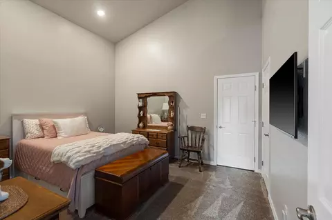 Bedroom - 42439 Canal Rd, Ronan, MT 59864 photo 1 of 8