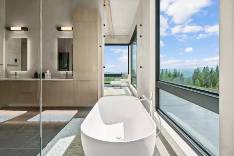 Bath - 1480 Sherman Rd, Kalispell, MT 59901 photo 4 of 6
