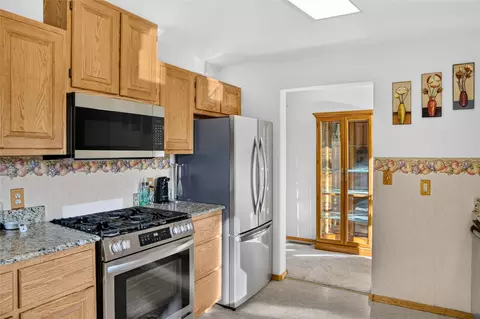 Kitchen - 395 Edgewater Dr, Libby, MT 59923 photo 2 of 2