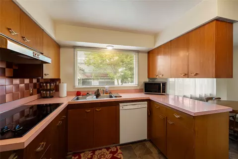 Kitchen - 613 Main Ave, Libby, MT 59923 photo 3 of 4