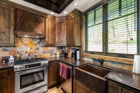 Kitchen - 3621 E Lakeshore Dr, Whitefish, MT 59937 photo 3 of 4