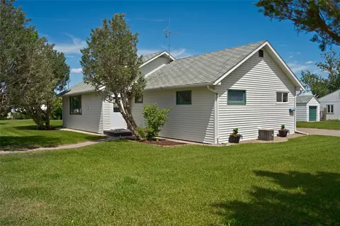131 1st Ave S, Sunburst, MT 59482