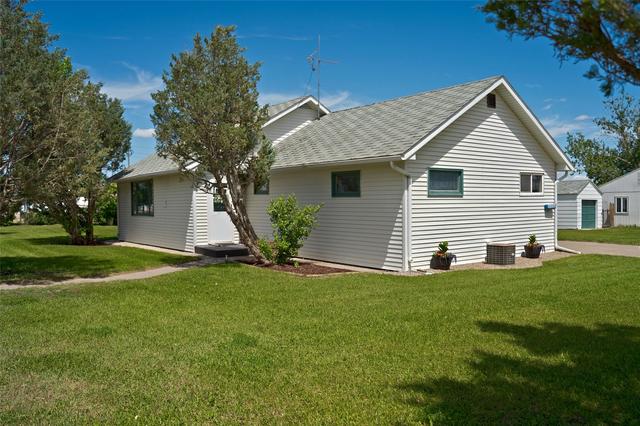 131 1st Ave S, Sunburst, MT 59482