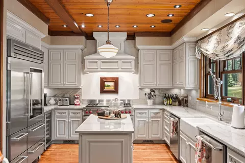 Kitchen - 13531 Copper Ln, Bigfork, MT 59911 photo 4 of 9