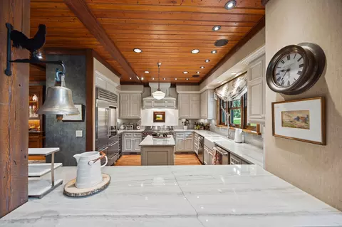 Kitchen - 13531 Copper Ln, Bigfork, MT 59911 photo 8 of 9