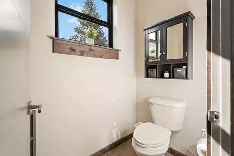 Bath - 20 Juniper Ln, Clancy, MT 59634 photo 4 of 6