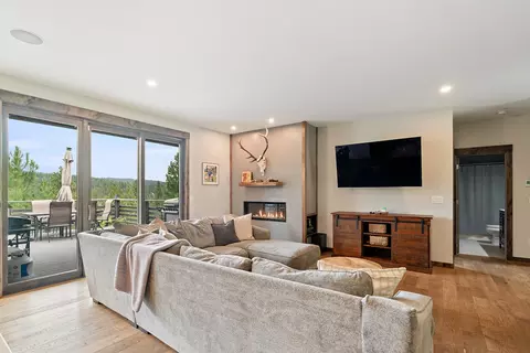Living - 20 Juniper Ln, Clancy, MT 59634 photo 3 of 3