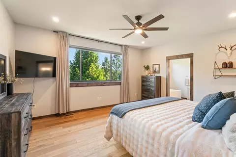 Bedroom - 20 Juniper Ln, Clancy, MT 59634 photo 3 of 7